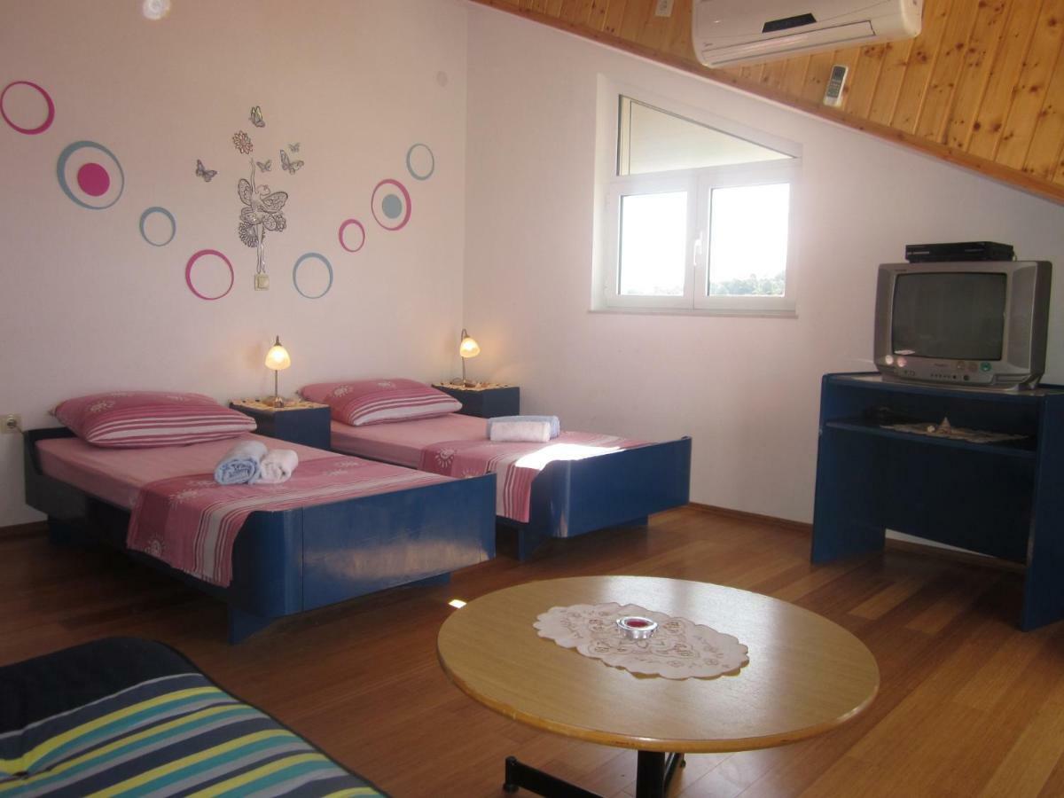 Kresic 1 Hvar Apartment
